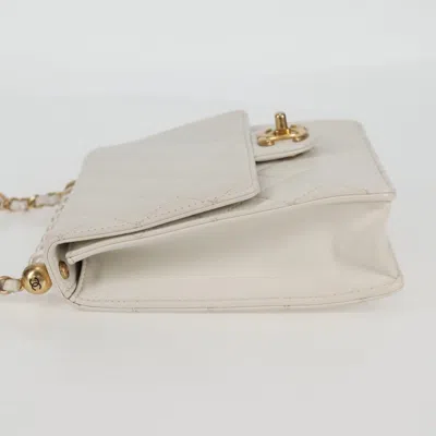 Pre-owned Chanel Flap Bag White Leather Shoulder Bag ()