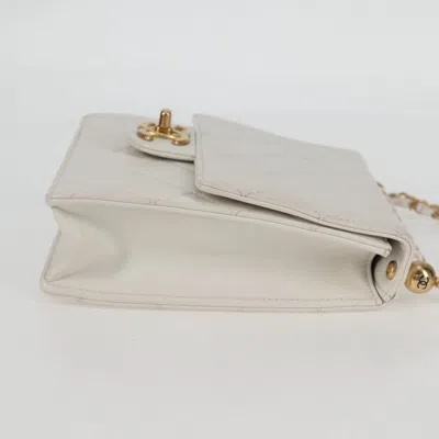 Pre-owned Chanel Flap Bag White Leather Shoulder Bag ()