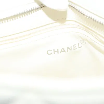 Pre-owned Chanel Medaillon White Leather Tote Bag ()