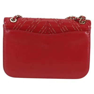 Pre-owned Chanel V-stich Red Leather Shoulder Bag ()
