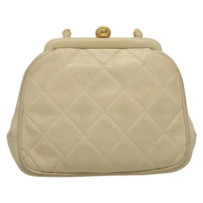 Pre-owned Chanel White Leather Shoulder Bag ()
