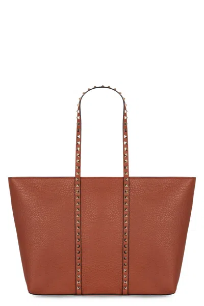 Valentino Garavani Shopping Rockstud Bag In Leather In Brown