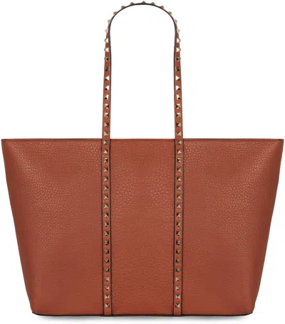 Valentino Garavani Shopping Rockstud Bag In Leather In Brown