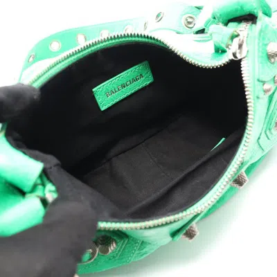 Pre-owned Balenciaga Green Leather Pouch Shoulder Bag ()