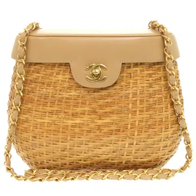 Pre-owned Chanel Beige Straw Leather Shoulder Bag () In Sand