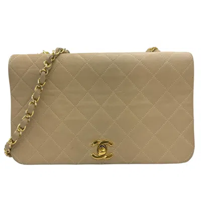 Pre-owned Chanel Matelasse Beige Leather Shoulder Bag () In Sand