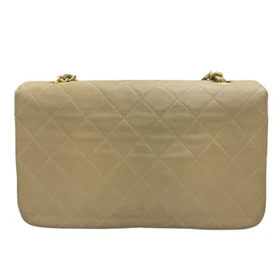 Pre-owned Chanel Matelasse Beige Leather Shoulder Bag () In Sand