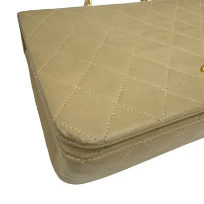 Pre-owned Chanel Matelasse Beige Leather Shoulder Bag () In Sand