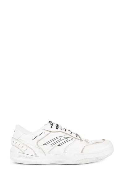 Balenciaga Women Hamptons Worn-out Leather Low-top Sneakers In Neutral