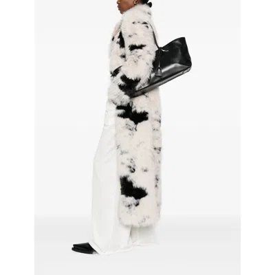 Low Classic Bags Black