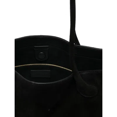 Low Classic Bags Black