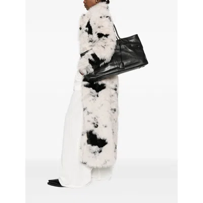 Low Classic Bags Black