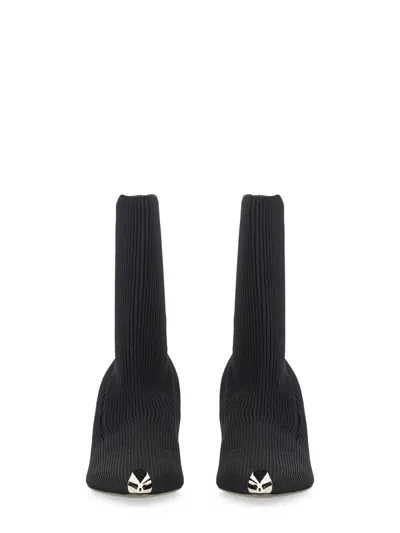 Alexander Mcqueen Pointed-toe Ankle Boots In Black