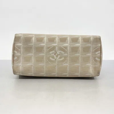 Pre-owned Chanel Beige Silver Nylon Shoulder Bag ()