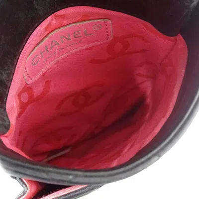 Pre-owned Chanel Black Leather Pochette Shoulder Bag ()