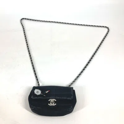 Pre-owned Chanel Black Satin Pochette Shoulder Bag ()