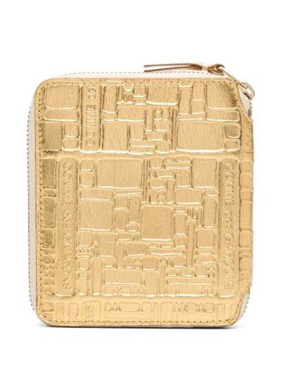 Comme Des Garçons Wallet "embossed Logotype" Wallet In Gold