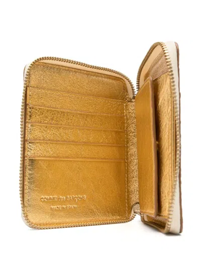 Comme Des Garçons Wallet "embossed Logotype" Wallet In Gold