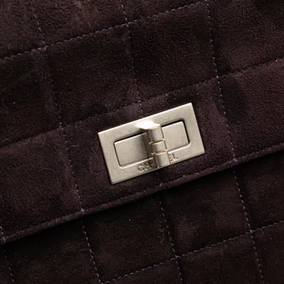 Pre-owned Chanel Chocolate Bar Purple Suede Shoulder Bag ()