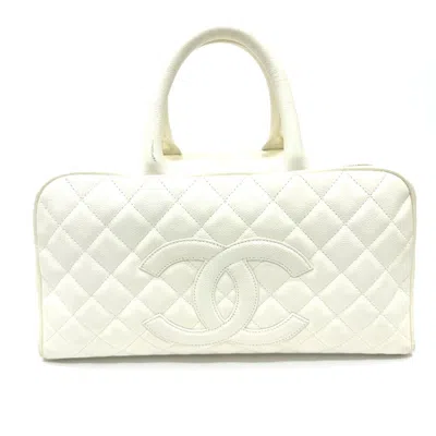 Pre-owned Chanel Matelasse White Grained Calfskin Boston Bag Handbag ()
