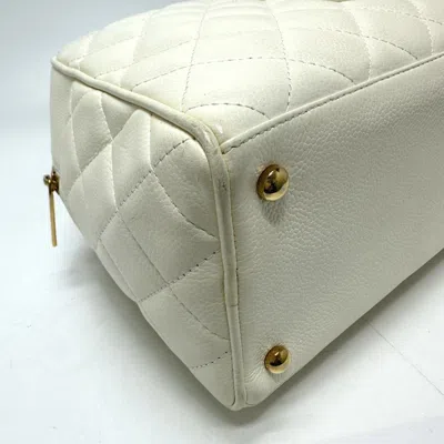 Pre-owned Chanel Matelasse White Grained Calfskin Boston Bag Handbag ()