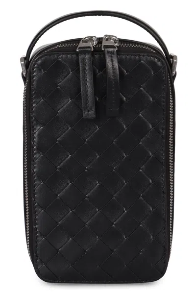 Bottega Veneta Getaway Leather Smartphone Case In Black