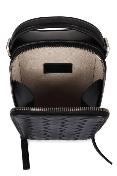 Bottega Veneta Getaway Leather Smartphone Case In Black