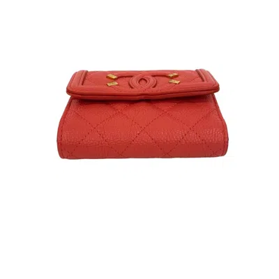 Pre-owned Chanel Red Color Grained Calfskin Wallet (tri-fold) ()