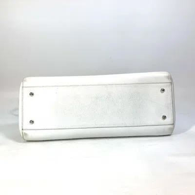Pre-owned Chanel White Grained Calfskin Handbag Shoulder Bag ()