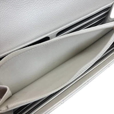 Pre-owned Chanel White Grained Calfskin Long Wallet (bi-fold) ()