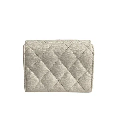 Pre-owned Chanel White Grained Calfskin Wallet (tri-fold) ()