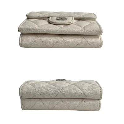 Pre-owned Chanel White Grained Calfskin Wallet (tri-fold) ()
