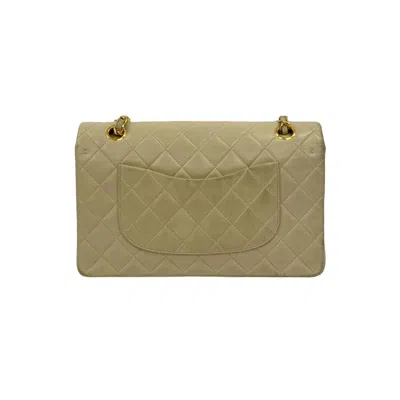 Pre-owned Chanel White Leather Shoulder Bag ()