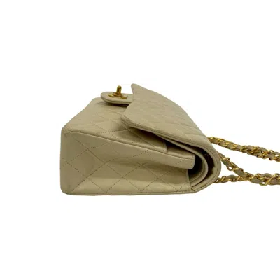 Pre-owned Chanel White Leather Shoulder Bag ()