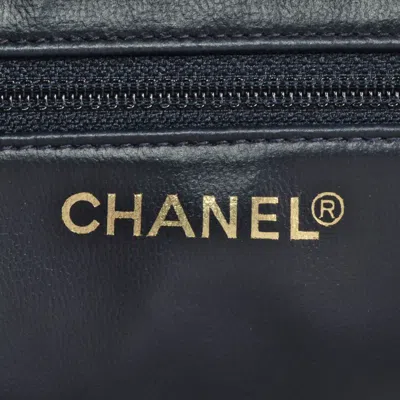 Pre-owned Chanel White Leather Shoulder Bag ()