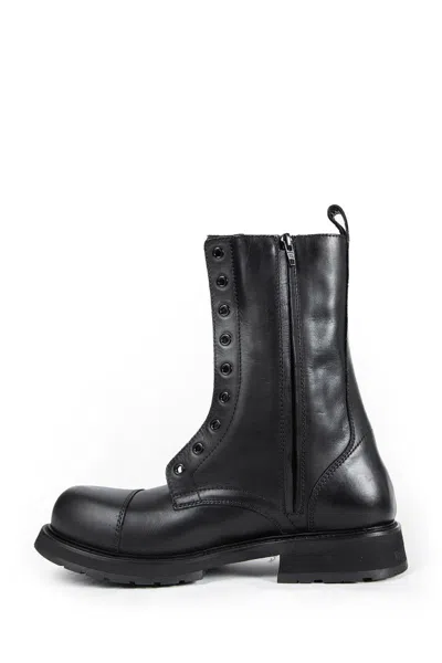 Balenciaga Rugged Leather Ankle Boots With Chunky Sole In Black