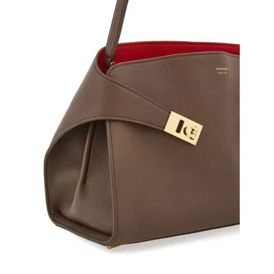 Ferragamo Bolso Shoulder Marron Interior Rojo In Burgundy