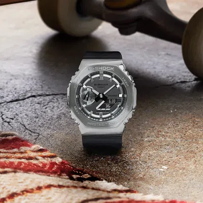 Casio G-shock Analog-digital 'black Silver'
