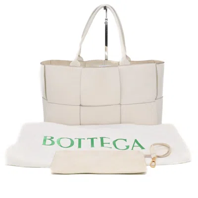 Pre-owned Bottega Veneta White Leather Tote Bag ()