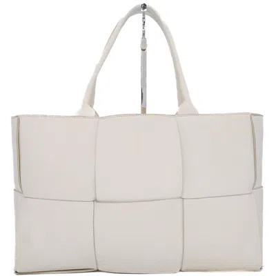 Pre-owned Bottega Veneta White Leather Tote Bag ()