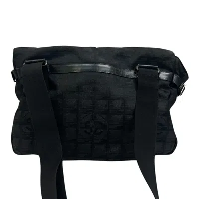 Pre-owned Chanel Black Nylon Shoulder Bag ()