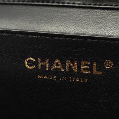 Pre-owned Chanel Black Suede Shoulder Bag ()