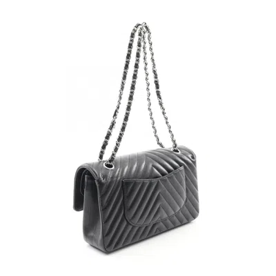 Pre-owned Chanel Chevron (v Stitch) Black Grained Calfskin Shoulder Bag ()