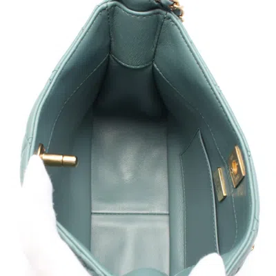 Pre-owned Chanel Green Leather Shoulder Bag ()