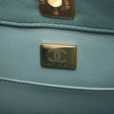 Pre-owned Chanel Green Leather Shoulder Bag ()