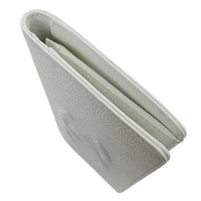 Pre-owned Chanel White Grained Calfskin Wallet (bi-fold) ()