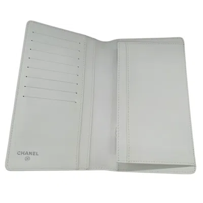 Pre-owned Chanel White Grained Calfskin Wallet (bi-fold) ()