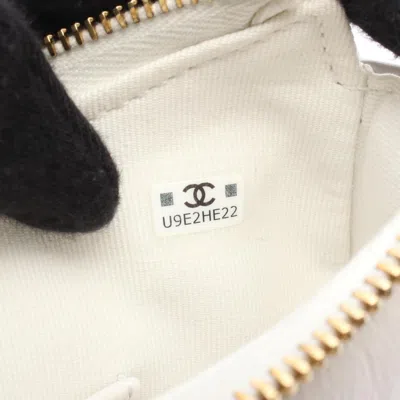 Pre-owned Chanel White Leather Shoulder Bag ()
