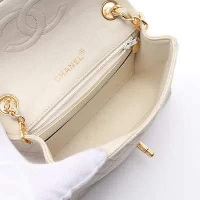 Pre-owned Chanel White Leather Shoulder Bag ()