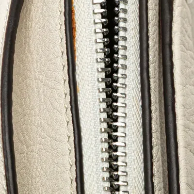 Pre-owned Fendi Ivory Leather Handbag Shoulder Bag () In White